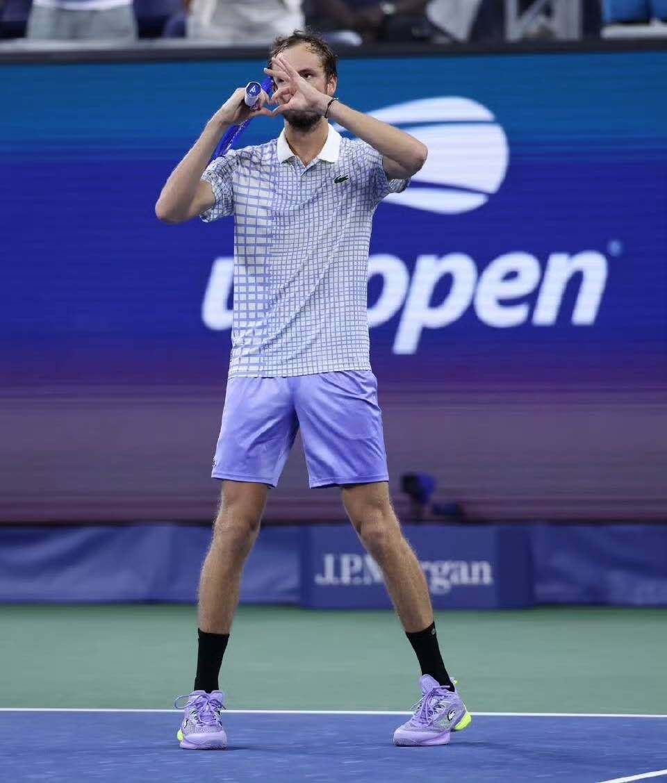 ATP总决赛轻取美网，梅德韦杰夫刷新纪录